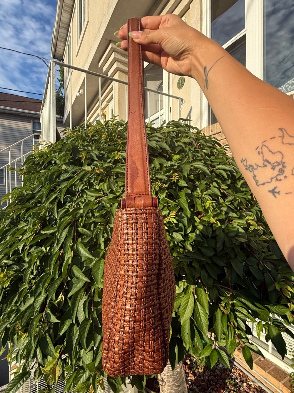 Fossil Brown Woven Shoulder Bag - Picture 5 of 6